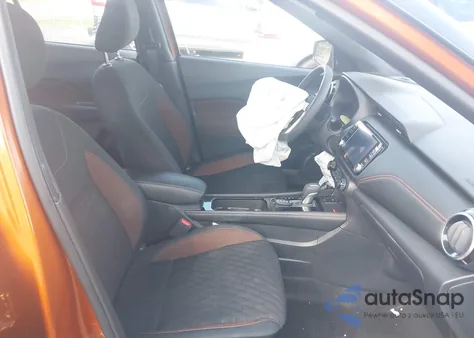 2022 Nissan Kicks Sr Xtronic Cvt z USA, uszkodzony, nr VIN 3N1CP5DV9NL501915